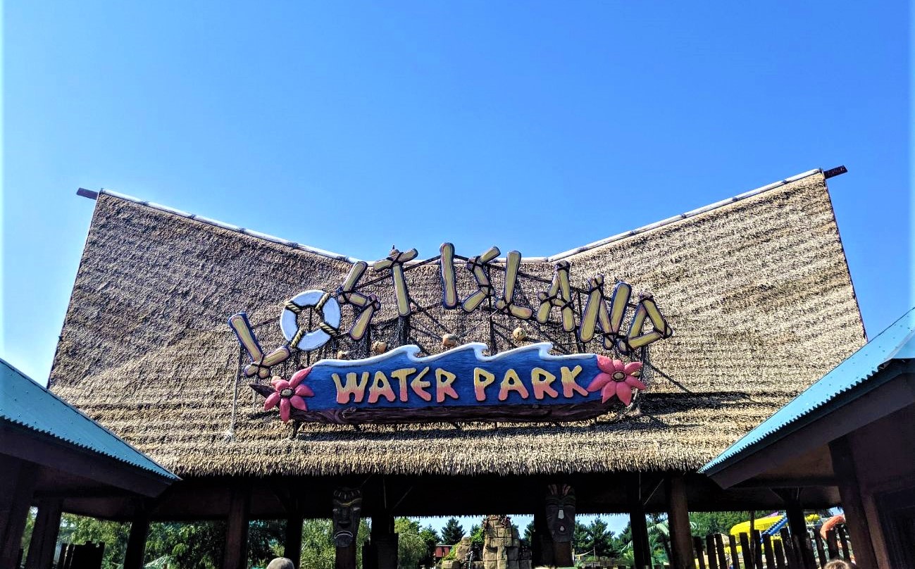 Lost Island Review - Roadtrips & Rollercoasters