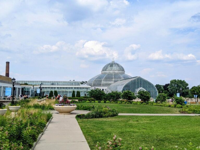 como-park-zoo-conservatory-roadtrips-rollercoasters